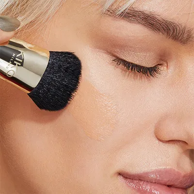 KIKO Holiday Première 24h Lasting Foundation - الصورة 2